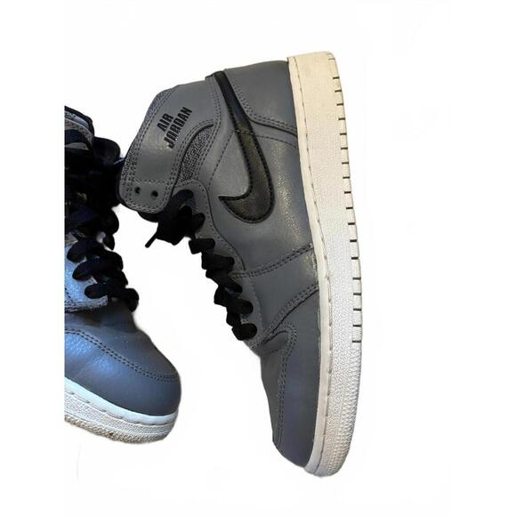 FLASH SALE! 
Nike Air Jordan 1 Retro High OG Sneaker Rare Y5=W7 - Picture 2 of 8